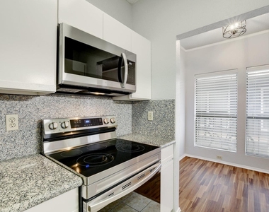 2804 Rio Grande St - Photo Thumbnail 9