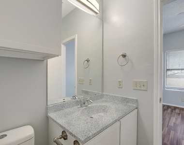 2804 Rio Grande St - Photo Thumbnail 17
