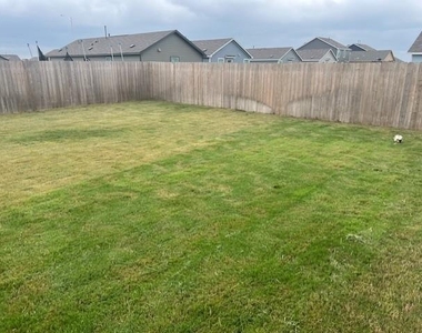 2215 Cyclone Dr - Photo Thumbnail 16