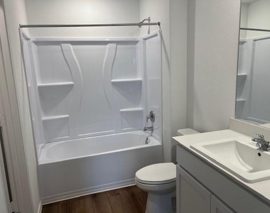 2215 Cyclone Dr - Photo Thumbnail 10