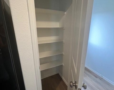 2215 Cyclone Dr - Photo Thumbnail 7