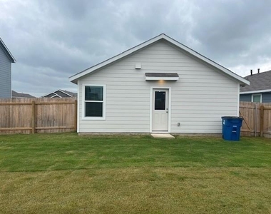 2215 Cyclone Dr - Photo Thumbnail 15
