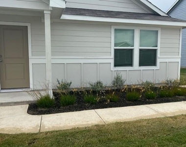 2215 Cyclone Dr - Photo Thumbnail 2
