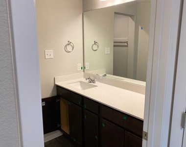 145 Free Stone Dr - Photo Thumbnail 29