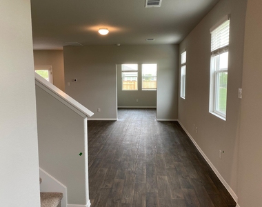 145 Free Stone Dr - Photo Thumbnail 15