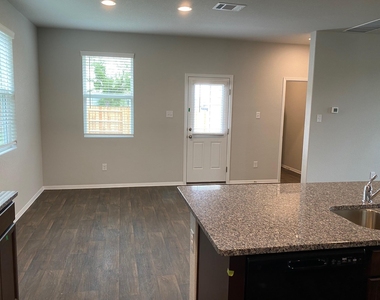 145 Free Stone Dr - Photo Thumbnail 20