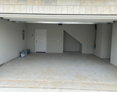 145 Free Stone Dr - Photo Thumbnail 35
