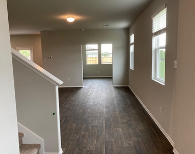 145 Free Stone Dr - Photo Thumbnail 16