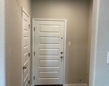 145 Free Stone Dr - Photo Thumbnail 19