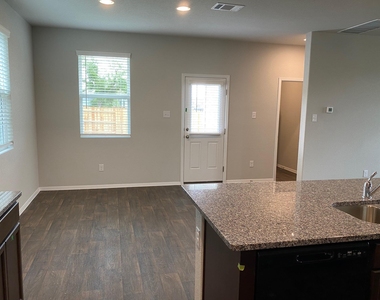 145 Free Stone Dr - Photo Thumbnail 21
