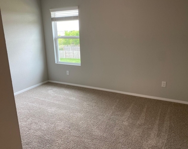 145 Free Stone Dr - Photo Thumbnail 31