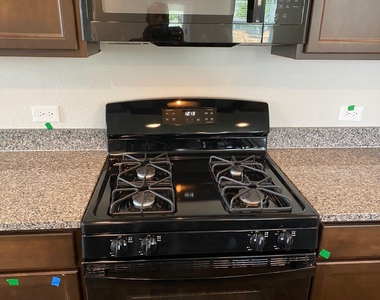 145 Free Stone Dr - Photo Thumbnail 6