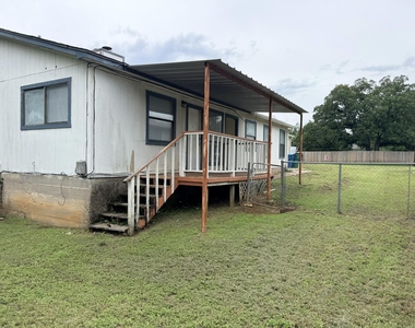 817 Lloyd Ln - Photo Thumbnail 10