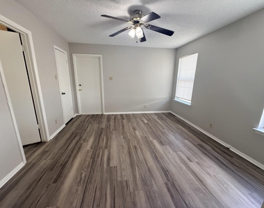 817 Lloyd Ln - Photo Thumbnail 8