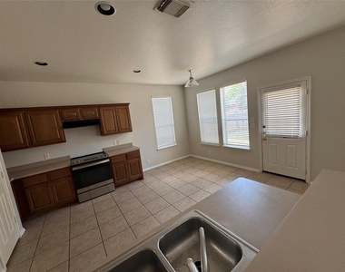 214 Winter St - Photo Thumbnail 7