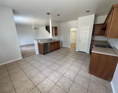214 Winter St - Photo Thumbnail 8