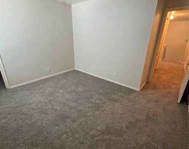 214 Winter St - Photo Thumbnail 20