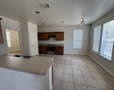 214 Winter St - Photo Thumbnail 6