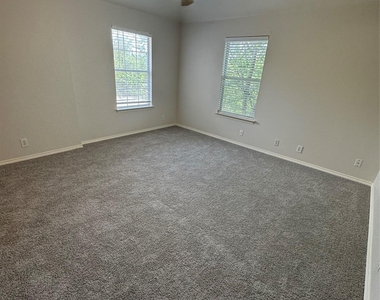 214 Winter St - Photo Thumbnail 13