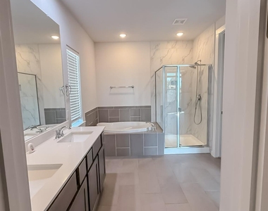 112 Rosebush Dr - Photo Thumbnail 20