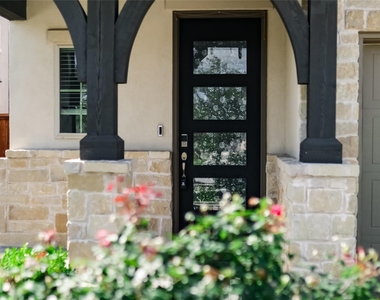 112 Rosebush Dr - Photo Thumbnail 10