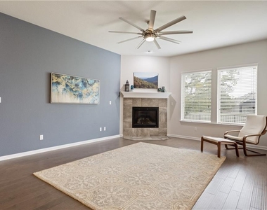 242 Krupp Ave - Photo Thumbnail 20