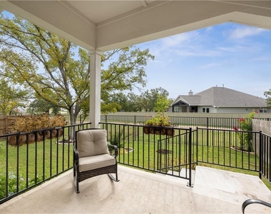 242 Krupp Ave - Photo Thumbnail 24