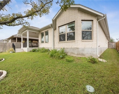 242 Krupp Ave - Photo Thumbnail 3