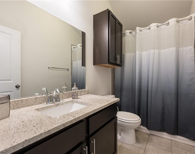 242 Krupp Ave - Photo Thumbnail 11