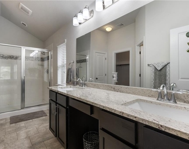 242 Krupp Ave - Photo Thumbnail 21