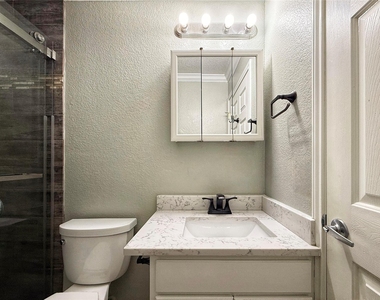 6915 Villita Avenida St - Photo Thumbnail 8
