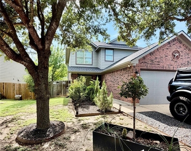 1247 Shadow Creek Blvd - Photo Thumbnail 2
