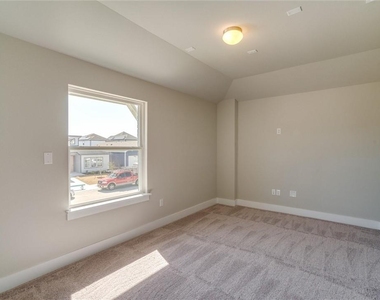 9824 Eloquence Dr - Photo Thumbnail 11
