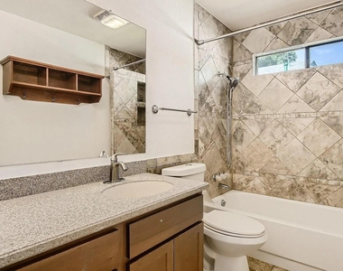 1306 Wayne Dr - Photo Thumbnail 7