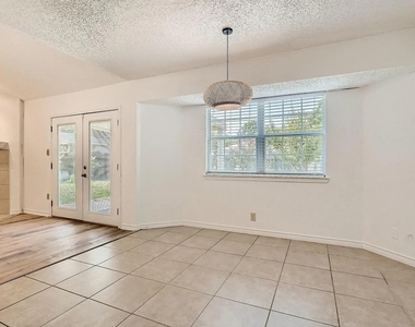 1306 Wayne Dr - Photo Thumbnail 3