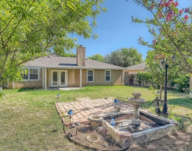 1306 Wayne Dr - Photo Thumbnail 9