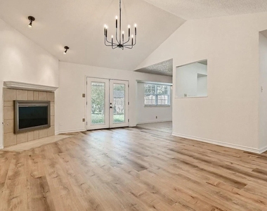 1306 Wayne Dr - Photo Thumbnail 1