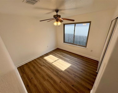 8003 Bannock Ln - Photo Thumbnail 29