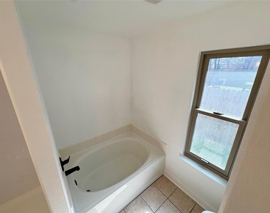 8003 Bannock Ln - Photo Thumbnail 26