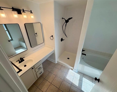 8003 Bannock Ln - Photo Thumbnail 24