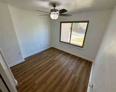 8003 Bannock Ln - Photo Thumbnail 34