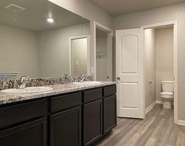 505 Washington Dr - Photo Thumbnail 6