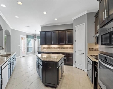 409 Spanish Mustang Dr - Photo Thumbnail 7