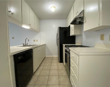 2408 Longview St - Photo Thumbnail 3