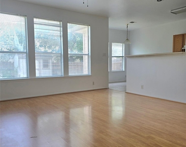 2837 Southampton Way - Photo Thumbnail 1