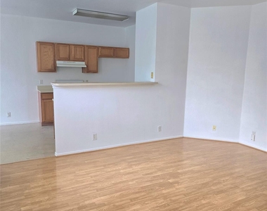 2837 Southampton Way - Photo Thumbnail 2