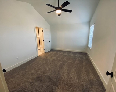 5160 N A W Grimes Blvd - Photo Thumbnail 12