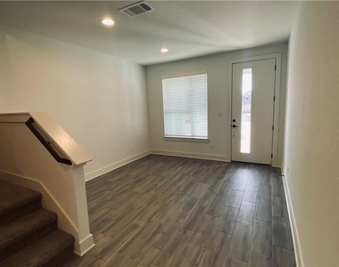5160 N A W Grimes Blvd - Photo Thumbnail 5