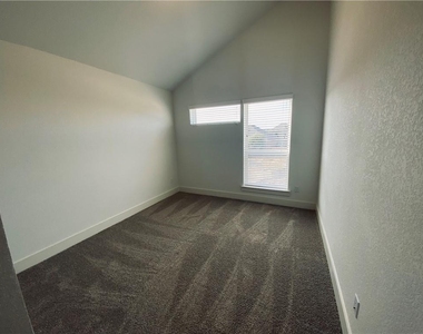 5160 N A W Grimes Blvd - Photo Thumbnail 14