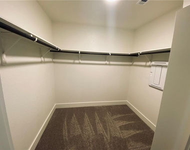 5160 N A W Grimes Blvd - Photo Thumbnail 8